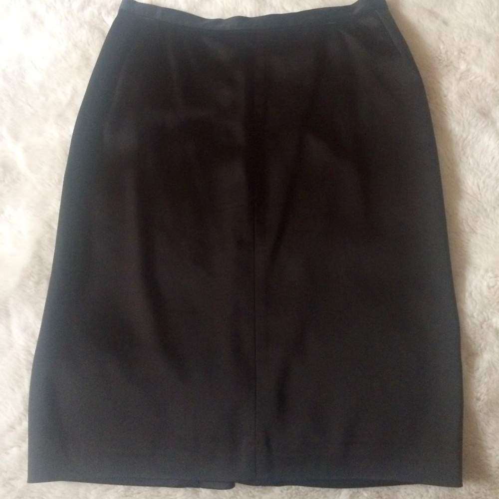 BCBG skirt. Perfect for date night!